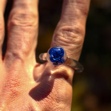 Load image into Gallery viewer, Glass Ring with Blue Flower Inside