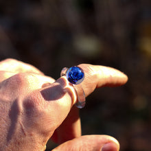 Load image into Gallery viewer, Glass Ring with Blue Flower Inside